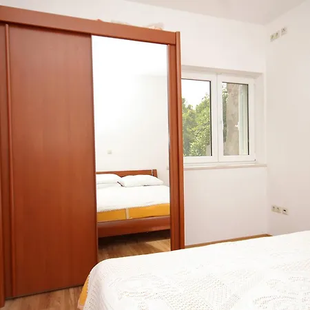 8971c Apartment Mlini